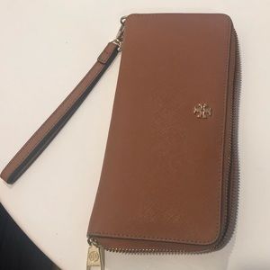 Tory Burch Robinson Wallet